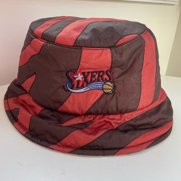 NWT Mitchell & Ness Black Philadelphia 76ers Bucket Hat - Picture 3 of 11